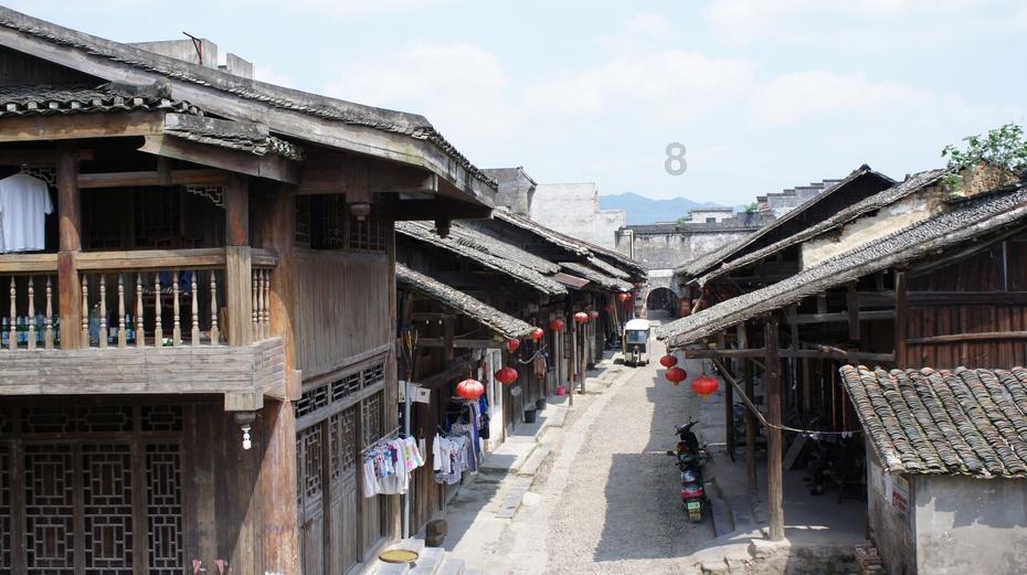 牛仔裤巧搭泡泡袖，和“拜拜肉”说拜拜，清新可爱风